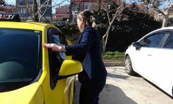 Üç çocuk annesi, taksi şoförlüğüyle hem ailesinin geçimine katkı sağlıyor hem de kadınlara örnek oluyor