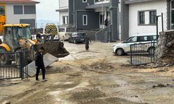 Vatandaş 'Zor olamaz' diye paylaştı, Hatay Büyükşehir Belediyesi öğrencilerin okul yolunu temizlendi