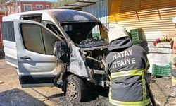 Arsuz'da minibüs yangını