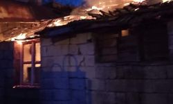 Dörtyol'da metruk bina yangını