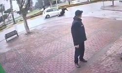 Elektrikli bisiklet sürücüsünü yola savuran kaza kamerada