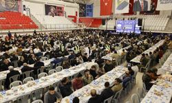 Hatay Büyükşehir Belediyesi'nin iftar sofrası Kırıkhan'da kuruldu