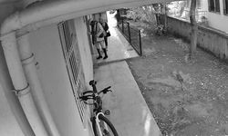 Kamera ve ziynet eşyası çaldılar, güvenlik kameralarından yakayı ele verdiler