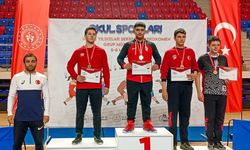 Manavgat Belediyesi Güreş Kulübü sporcuları, Niğde'den derecelerle döndü