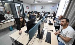 Mersin'de gençlere yapay zeka ve veri analizi eğitimi