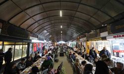 Uzun Çarşı'da iftar sofrası kuruldu