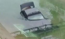 Adana'da otomobil sulamana kanalına düştü