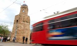 Antalya'da tarihi Saat Kulesi'nde zaman bir kez daha durdu