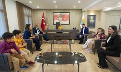 Başkan Boltaç koltuğunu devretti, çocuklar taleplerini sıraladı