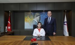 Başkan Seçer makamını çocuklara bıraktı