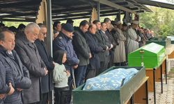 Burdur'daki kazada hayatını kaybeden tarım işçileri toprağa verildi