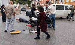 Manavgat'ta kamyonetle çarpışan motosikletin sürücüsü yaralandı