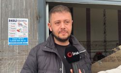 Sel sularında mahsur kalan anne kedi ve yavrularını esnaf kurtardı