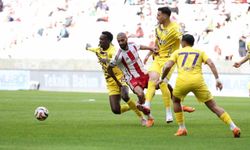 Trendyol Süper Lig: Antalyaspor: 0 - Eyüpspor: 0 (İlk yarı)