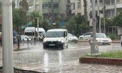 Adana'da Mayıs ortasında şiddetli yağış etkili oldu