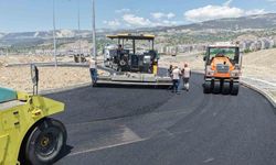 Kahramanmaraş'ta 12 farklı noktada kapsamlı sıcak asfalt çalışması