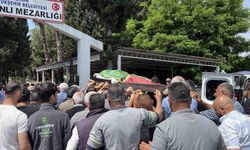 Mersin'deki yağ fabrikasındaki patlamada ölen işçi toprağa verildi