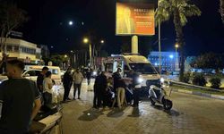 Ön tekeri patlayan motosikletin sürücüsü yola savrularak ağır yaralandı