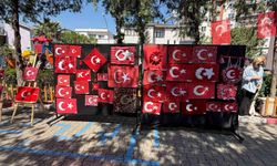 Osmaniye'de minik öğrencilerden el emeği bayrak sergisi