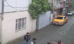 Sokakta yaşayan adamı yumruklayan çocuğa ev hapsi cezası