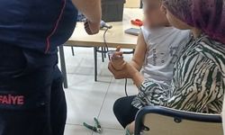Osmaniye'de parmağı duş başlığına sıkışan çocuğu itfaiye kurtardı