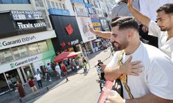 Kırkpınar başpehlivanı Erkan Taş'a Antalya'da coşkulu karşılama
