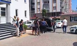 Mersin'de hırsızlık zanlıları otomobille kaçarken yakalandı