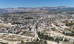 Mut'ta yağışın bozduğu yollar yenilendi