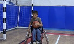 Osmaniye'de tecrübeli basketbolcular, geleceğin yıldızlarına yol gösteriyor