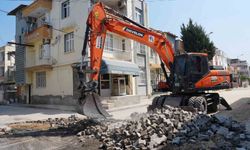Tarsus'ta 17 sokak 10 bin ton sıcak asfaltla yenilendi
