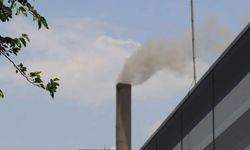 Tekstil fabrikasından yayılan kömür dumanı mahalleliyi canından bezdirdi