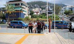 Alanya'da emlak ofisini kurşunlayan 2 şüpheli tutuklandı