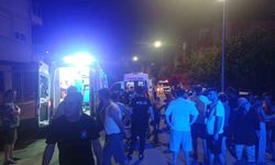 Annesini darp eden babasını bıçakladı