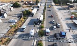 Burdur'da tur otobüsü devrildi, 34 kişi yara almadan kurtuldu