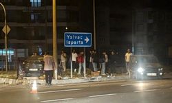 Isparta'da kavşakta iki otomobil çarpıştı: 3 yaralı