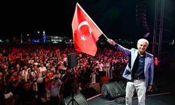 Kepez'de Zafer coşkusu: Binlerce Antalyalı Dokumapark'ta buluştu