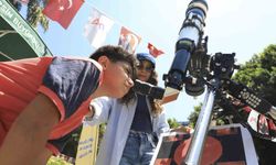 Mersin'de çocuklar teleskopla Güneş'i gözlemledi