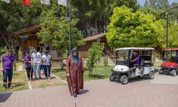 Mersin'de görme engelliler doğayla iç içe keyifli bir gün geçirdi