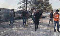 Mersin'de kaza sonrası araçlar alev aldı, yangın ormana sıçradı: 1 ölü, 2 yaralı
