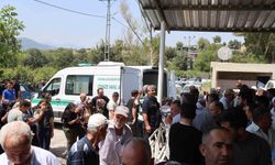 Traktör kazasında hayatını kaybeden muhtar dualarla son yolculuğuna uğurlandı