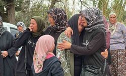 Antalya aile faciasında hayatını kaybedenler yan yana defnedildi, cenazede gözyaşları sel oldu