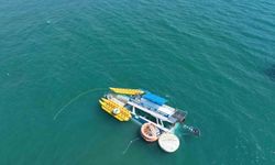 Antalya'da günübirlik turist taşımacılığı yapan boş tekne batma tehlikesi geçirdi