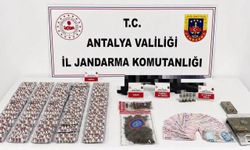 Antalya'da iki ilçede uyuşturucu operasyonu: 6,8 kilo skunk ele geçirildi