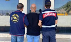 Antalya'da JASAT'tan aranan şahıslara operasyon düzenlendi