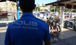 Denizde mahsur kalan 15 yaşındaki kız çocuğu kurtarıldı
