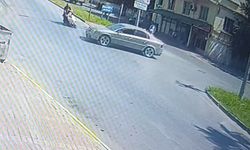 'DUR' levhasına uymayan otomobile çarpmamak için fren yaptı sürüklenen motosikletteki baba-oğul yaralandı