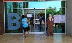 Kan ter içinde elide terlikle yalınayak koşarak geldiği sınavı saniyelerle kaçırdı