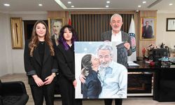 Lise öğrencisi Gözde'den Başkan Başdeğirmen'i duygulandıran tablo