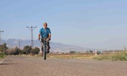 Ömrünü pedal çevirerek geçiren 85 yaşındaki yaşlı adam, 'Ne mazot ne gaz, pedal çevirmeye doyum olmaz' bilinciyle günde 20 kilometre yol katediyor