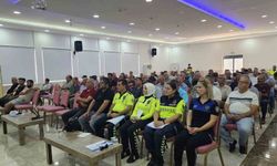 Silifke'de okul servis sürücülerine trafik eğitimi